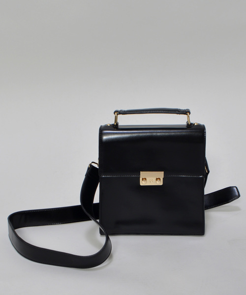 archives（アルシーヴ）の「ガラスPUスクエアショルダーバック（ショルダーバッグ・レディース・グリーン/キャメル/ブラック・MEDIUM）」の12枚目の写真