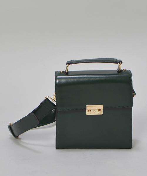 archives（アルシーヴ）の「ガラスPUスクエアショルダーバック（ショルダーバッグ・レディース・グリーン/キャメル/ブラック・MEDIUM）」の13枚目の写真