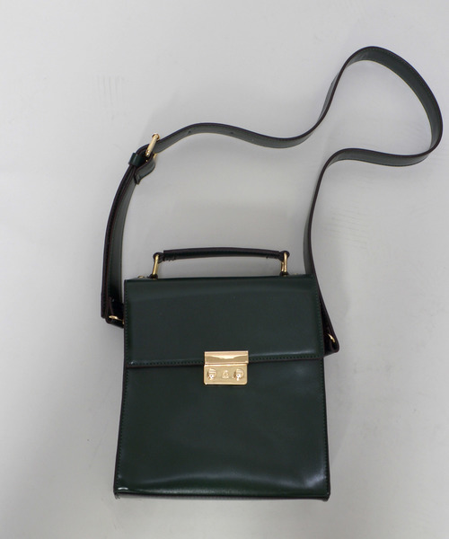 archives（アルシーヴ）の「ガラスPUスクエアショルダーバック（ショルダーバッグ・レディース・グリーン/キャメル/ブラック・MEDIUM）」の14枚目の写真