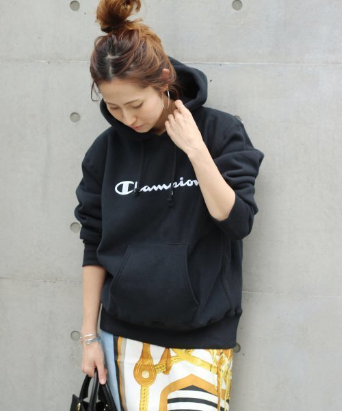 FRAMeWORK(フレームワーク)の「Champion USA REVERSEWEAVEフーデットBIGシシュウ◆(パーカー・レディース・ホワイト/ブラック・LARGE/X-LARGE)」の22枚目の写真