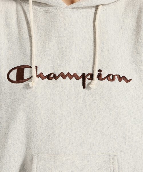 FRAMeWORK(フレームワーク)の「Champion USA REVERSEWEAVEフーデットBIGシシュウ◆(パーカー・レディース・ホワイト/ブラック・LARGE/X-LARGE)」の4枚目の写真