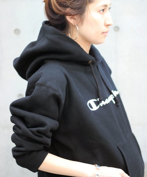 FRAMeWORK(フレームワーク)の「Champion USA REVERSEWEAVEフーデットBIGシシュウ◆(パーカー・レディース・ホワイト/ブラック・LARGE/X-LARGE)」の16枚目の写真