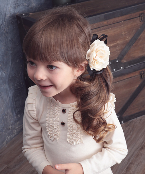 Rora（ローラ）の「ロココ ポニーテール ヘアゴム（3color)（ヘアゴム・キッズ・ブラック/ピンク/アイボリー・FREE）」の4枚目の写真