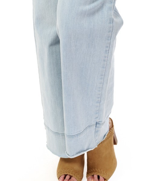 EGOIST（エゴイスト）の「Vカットデニムサロペット（サロペット/オーバーオール・レディース・サックスブルー/ブルー・SMALL/MEDIUM）」の7枚目の写真