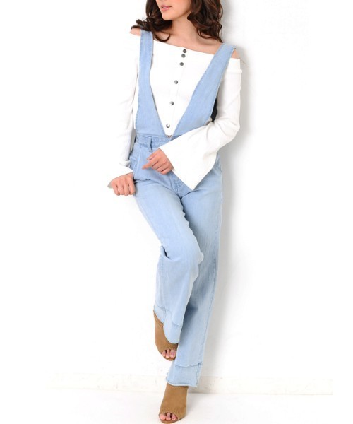 EGOIST（エゴイスト）の「Vカットデニムサロペット（サロペット/オーバーオール・レディース・サックスブルー/ブルー・SMALL/MEDIUM）」の14枚目の写真