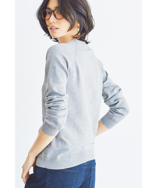 IEDIT（イディット）の「ＩＥＤＩＴ　コットンシルクハイゲージクルーネックニット（ニット/セーター・レディース・ホワイト/ネイビー/ピンク/杢グレー/サックスブルー・LARGE/MEDIUM/SMALL/X-LARGE/XX-LARGE）」の3枚目の写真