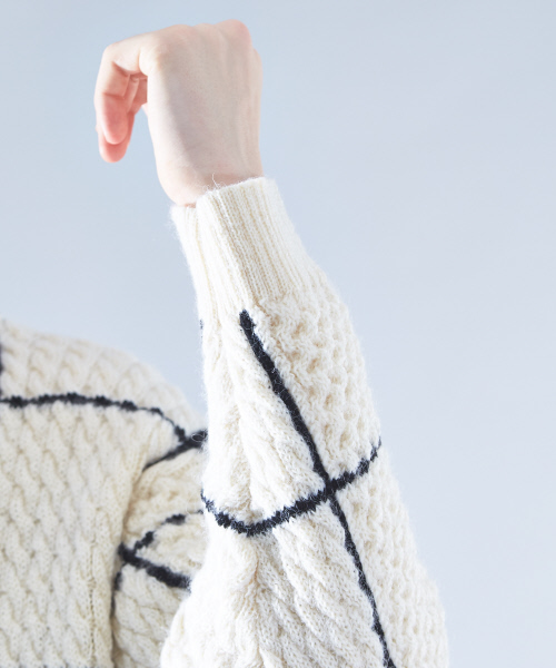 ABAHOUSE（アバハウス）の「ウインドペンチェックモックネックニット（ニット/セーター・メンズ・オフホワイト・46/48）」の7枚目の写真