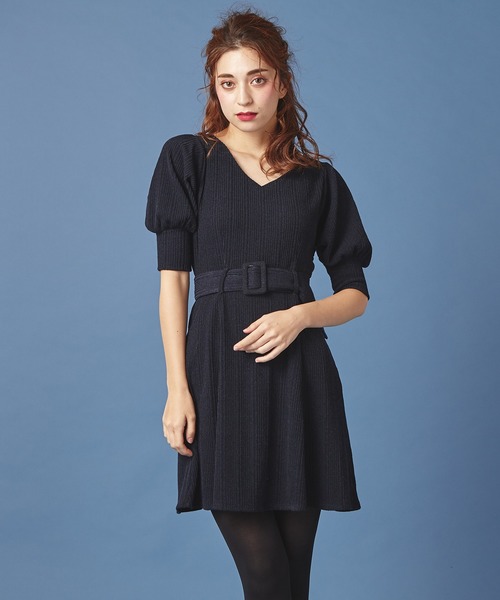 MIIA（ミーア）の「パフスリーブフレアワンピース（ワンピース・レディース・ライトグレー/ネイビー/ブラウン/ボルドー・FREE）」の3枚目の写真