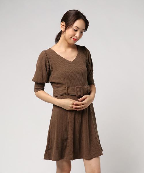 MIIA（ミーア）の「パフスリーブフレアワンピース（ワンピース・レディース・ライトグレー/ネイビー/ブラウン/ボルドー・FREE）」の8枚目の写真