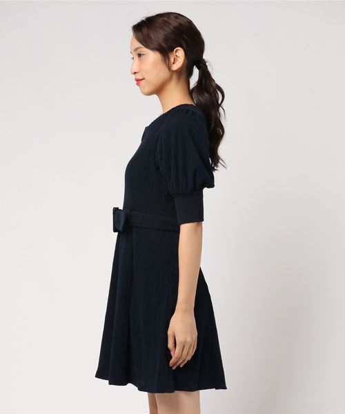 MIIA（ミーア）の「パフスリーブフレアワンピース（ワンピース・レディース・ライトグレー/ネイビー/ブラウン/ボルドー・FREE）」の6枚目の写真