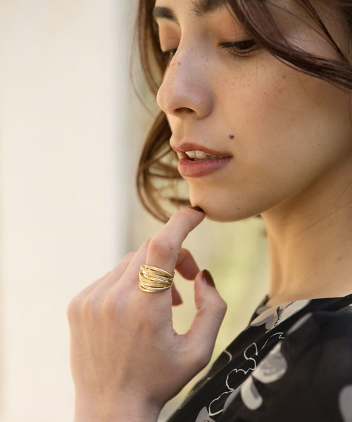 marjour（マージュール）の「OVERLAY VOLUME RING（リング・レディース・シルバー/ゴールド・FREE）」の2枚目の写真