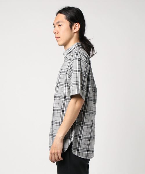 Confirm(コンファーム)の「Confirm / コンファーム タータンチェックビッグシルエットシャツ(シャツ/ブラウス・メンズ・ベージュ/グレー・M/L)」の3枚目の写真