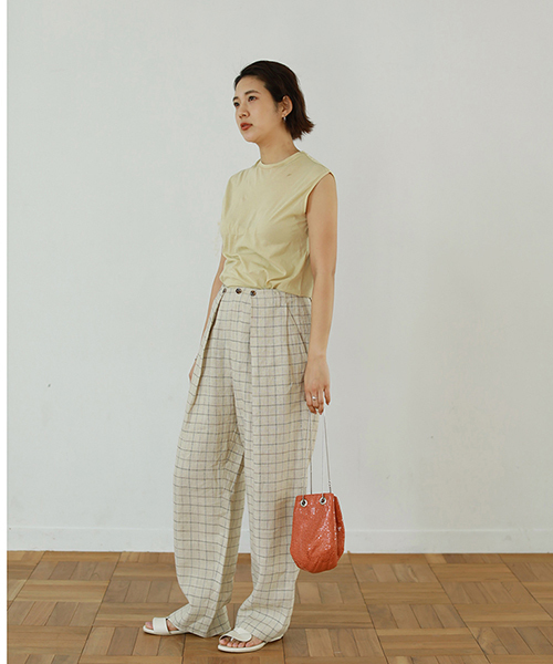 TODAYFUL(トゥデイフル)の「カットオフルーズタンクトップ(タンクトップ・レディース・オフホワイト/クリーム/モカ・FREE)」の10枚目の写真