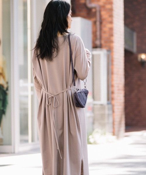 Munich（ミューニック）の「トルファンコットンジャージーボトルネックスリットワンピース（ワンピース・レディース・ブラック/ダークベージュ/ライトグレー・FREE）」の3枚目の写真