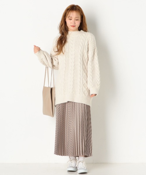 archives（アルシーヴ）の「ケーブルニットチュニック（ニット/セーター・レディース・ブラウン/オフホワイト/ラベンダー・MEDIUM）」の6枚目の写真