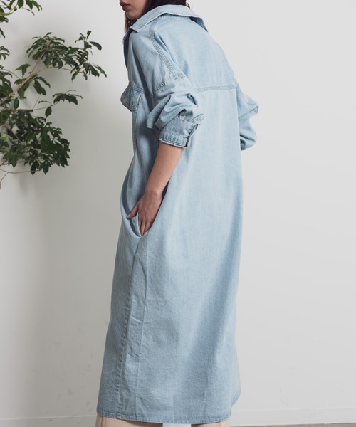 Aunt Marie's（アントマリーズ）の「AUNT MARIE’S　フライフロントデニムシャツワンピース（シャツワンピース・レディース・ライトブルー/ブルー・FREE）」の4枚目の写真