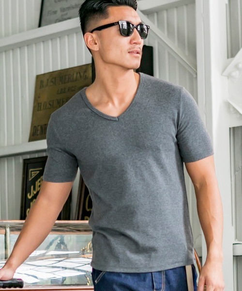 ADMIX/ATELIER SAB MEN（アドミックスアトリエサブメン）の「ストレッチ スパン フライス ／ Vネック スタイリッシュ Tシャツ（半袖）（Tシャツ/カットソー・メンズ・チャコールグレー/ホワイト/ブラック/ブラウン/ライトグレー/カーキ/ネイビー・48/52/50）」の8枚目の写真
