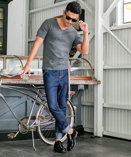 ADMIX/ATELIER SAB MEN（アドミックスアトリエサブメン）の「ストレッチ スパン フライス ／ Vネック スタイリッシュ Tシャツ（半袖）（Tシャツ/カットソー・メンズ・チャコールグレー/ホワイト/ブラック/ブラウン/ライトグレー/カーキ/ネイビー・48/52/50）」の11枚目の写真