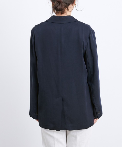 ADAM ET ROPE'(アダムエロペ)の「テンセルフルイドジャケット(テーラードジャケット・レディース・ネイビー・FREE)」の5枚目の写真