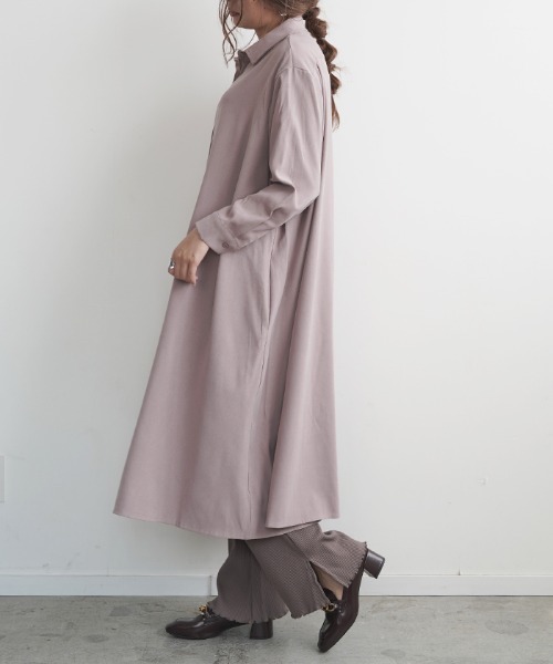 Futier land(フューティアランド)の「ボリュームAラインシャツワンピース(シャツワンピース・レディース・グレイッシュベージュ/テラコッタ/ブラック/チャコールグレー/ブラウン・FREE)」の1枚目の写真