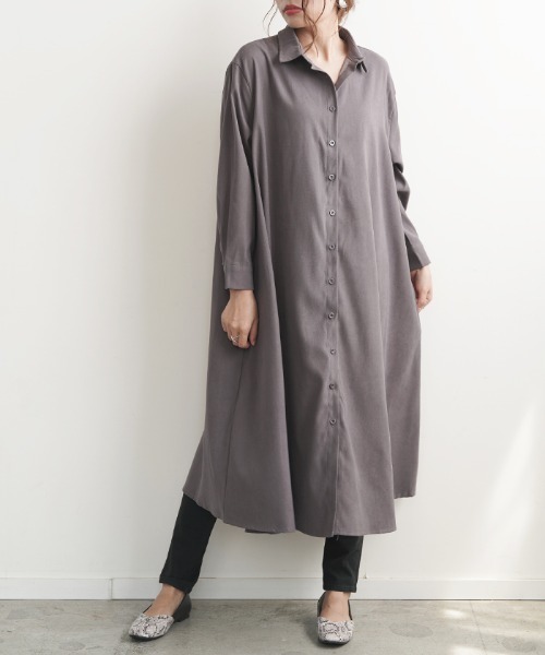 Futier land(フューティアランド)の「ボリュームAラインシャツワンピース(シャツワンピース・レディース・グレイッシュベージュ/テラコッタ/ブラック/チャコールグレー/ブラウン・FREE)」の3枚目の写真