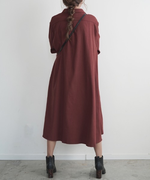 Futier land(フューティアランド)の「ボリュームAラインシャツワンピース(シャツワンピース・レディース・グレイッシュベージュ/テラコッタ/ブラック/チャコールグレー/ブラウン・FREE)」の6枚目の写真