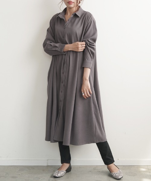 Futier land(フューティアランド)の「ボリュームAラインシャツワンピース(シャツワンピース・レディース・グレイッシュベージュ/テラコッタ/ブラック/チャコールグレー/ブラウン・FREE)」の16枚目の写真