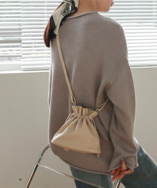 yuue' ( wear )(ユーイ)の「2way ドローストリングワンハンドルレザーミニバッグ(ハンドバッグ・レディース・ブラック/ベージュ・FREE)」の5枚目の写真