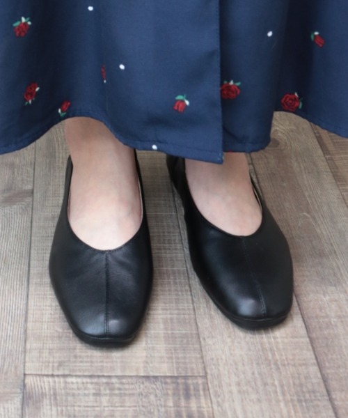 LibertyDoll(リバティードール)の「Liberty doll / スクエアトゥフラットパンプス(1130)(パンプス・レディース・ダークブラウン/ベージュ/ブラック/シルバー/グレイッシュベージュ・LL/M/L/S)」の2枚目の写真