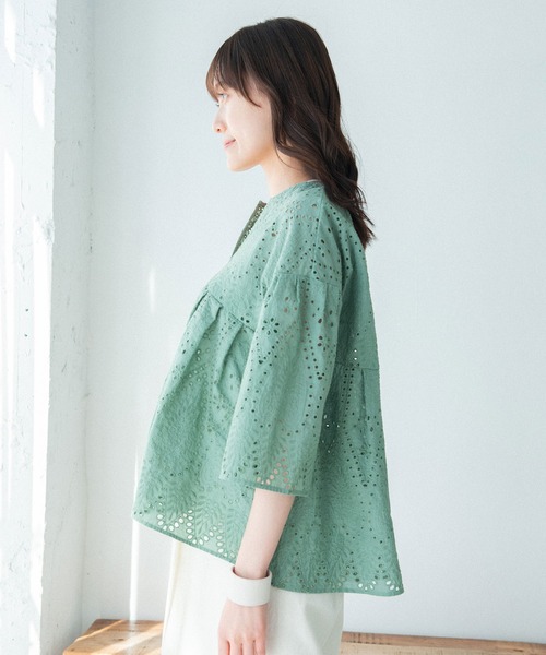 VIS（ビス）の「【美人百花7月号掲載】エンブロイダリーレースブラウス（シャツ/ブラウス・レディース・ブラック/ホワイト/グリーン系その他/パープル系その他・FREE）」の17枚目の写真