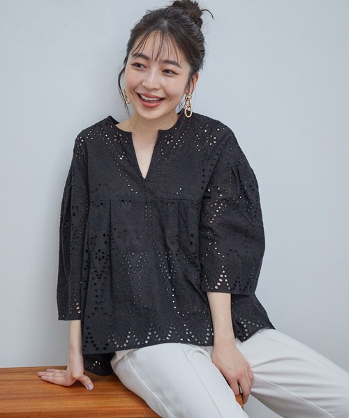 VIS（ビス）の「【美人百花7月号掲載】エンブロイダリーレースブラウス（シャツ/ブラウス・レディース・ブラック/ホワイト/グリーン系その他/パープル系その他・FREE）」の10枚目の写真