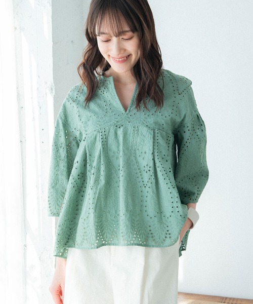 VIS（ビス）の「【美人百花7月号掲載】エンブロイダリーレースブラウス（シャツ/ブラウス・レディース・ブラック/ホワイト/グリーン系その他/パープル系その他・FREE）」の13枚目の写真