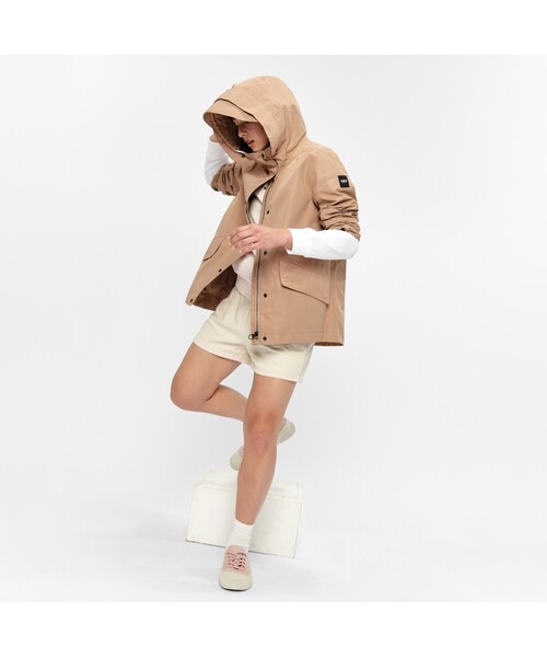 AIGLE（エーグル）の「ゴアテックス フォノダ ジャケット（マウンテンパーカー・レディース・レッド/ベージュ/ダークブルー・36/40/38）」の9枚目の写真