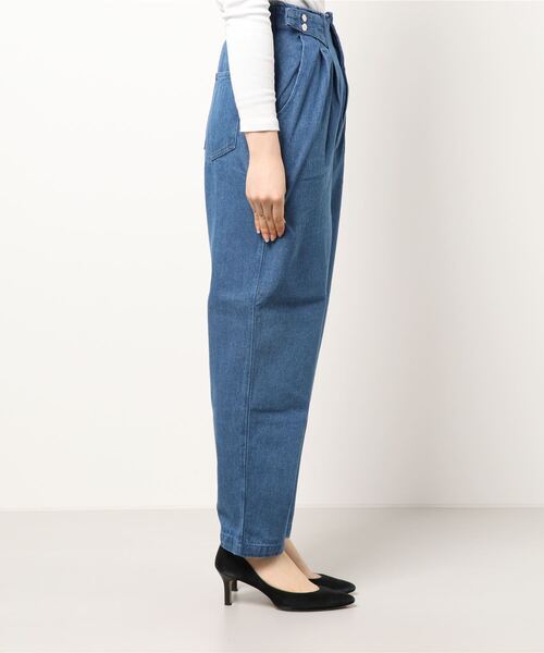 ehka sopo(エヘカソポ)の「デニムタックパンツ(その他パンツ・レディース・ホワイト/ブルー/ネイビー・フリ-)」の4枚目の写真