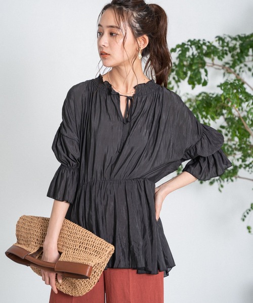 Andemiu（アンデミュウ）の「デザインティアードブラウス948040（シャツ/ブラウス・レディース・ブラック/ベージュ/オフホワイト・FREE）」の3枚目の写真