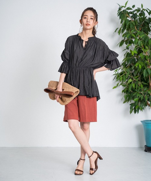 Andemiu（アンデミュウ）の「デザインティアードブラウス948040（シャツ/ブラウス・レディース・ブラック/ベージュ/オフホワイト・FREE）」の20枚目の写真