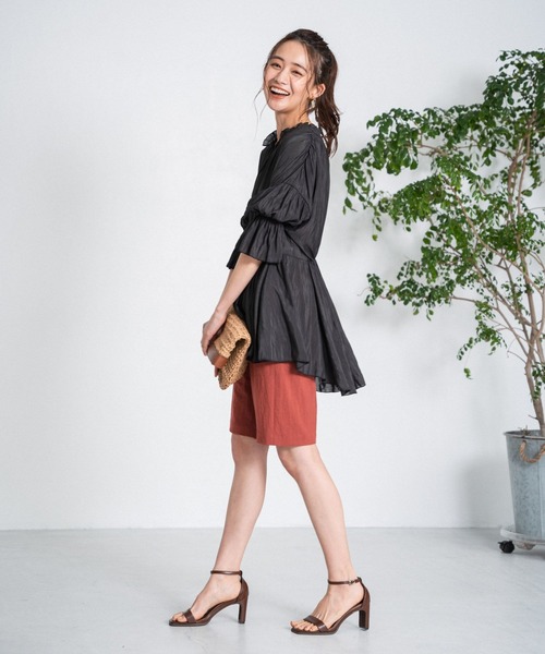 Andemiu（アンデミュウ）の「デザインティアードブラウス948040（シャツ/ブラウス・レディース・ブラック/ベージュ/オフホワイト・FREE）」の7枚目の写真