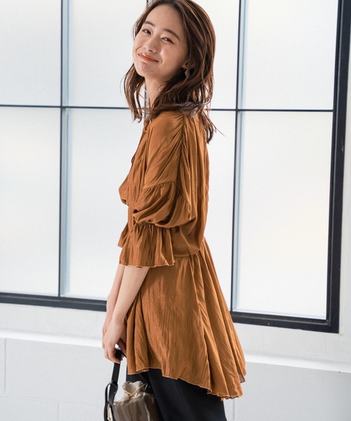 Andemiu（アンデミュウ）の「デザインティアードブラウス948040（シャツ/ブラウス・レディース・ブラック/ベージュ/オフホワイト・FREE）」の4枚目の写真