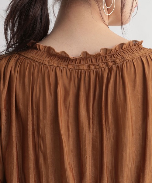 Andemiu（アンデミュウ）の「デザインティアードブラウス948040（シャツ/ブラウス・レディース・ブラック/ベージュ/オフホワイト・FREE）」の6枚目の写真