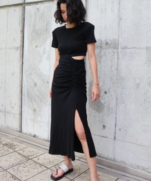 FIG&VIPER（フィグアンドバイパー）の「サイドスリットロングOP（ワンピース・レディース・ブラック/グレー・FREE）」の2枚目の写真