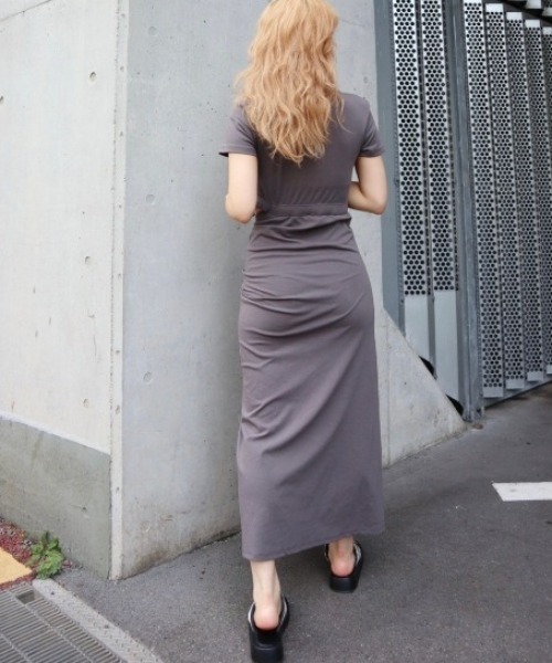 FIG&VIPER（フィグアンドバイパー）の「サイドスリットロングOP（ワンピース・レディース・ブラック/グレー・FREE）」の5枚目の写真