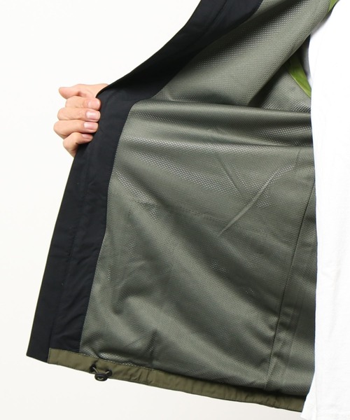 Barbour（バブアー）の「Barbour(バブアー)  配色 ウィンドブレーカー（マウンテンパーカー・メンズ・ブラック・M/L）」の19枚目の写真