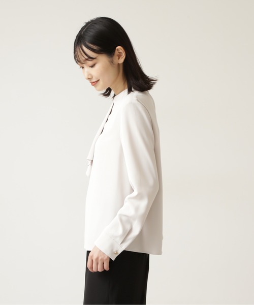 NATURAL BEAUTY BASIC（ナチュラルビューティーベーシック）の「ラッフルボウタイブラウス/0171210903（シャツ/ブラウス・レディース・ピンク/チャコールグレー/グレイッシュベージュ/ピンク系その他5・MEDIUM/SMALL）」の15枚目の写真