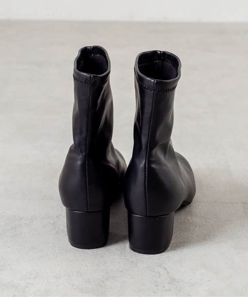 OLIVE des OLIVE（オリーブデオリーブ）の「ストレッチショートブーツ（ブーツ・レディース・ブラック/オフホワイト・MEDIUM/LARGE/SMALL）」の8枚目の写真