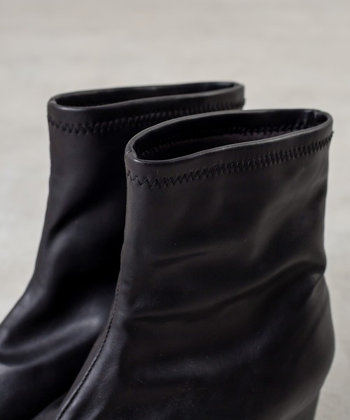 OLIVE des OLIVE（オリーブデオリーブ）の「ストレッチショートブーツ（ブーツ・レディース・ブラック/オフホワイト・MEDIUM/LARGE/SMALL）」の10枚目の写真