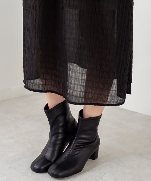 OLIVE des OLIVE（オリーブデオリーブ）の「ストレッチショートブーツ（ブーツ・レディース・ブラック/オフホワイト・MEDIUM/LARGE/SMALL）」の17枚目の写真