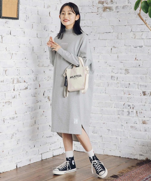 MILKFED.（ミルクフェド）の「STENCIL SQUARE SHOULDER BAG（ショルダーバッグ・レディース・ホワイト/ブラック/ベージュ・ONE SIZE）」の4枚目の写真