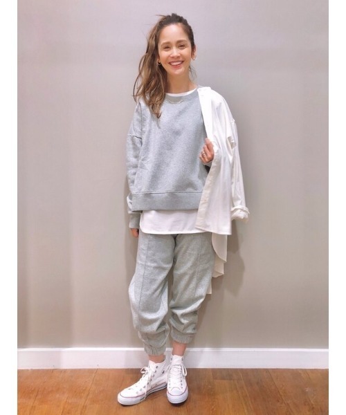 GAP（ギャップ）の「オーバーサイズ ラウンドヘム クルーネック スウェット（スウェット・レディース・ブルー/ブラック/ネイビー/グレー系その他/その他・XS/S/M/L/XL/XXS）」の9枚目の写真