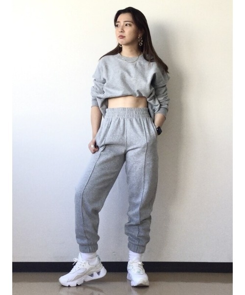 GAP（ギャップ）の「オーバーサイズ ラウンドヘム クルーネック スウェット（スウェット・レディース・ブルー/ブラック/ネイビー/グレー系その他/その他・XS/S/M/L/XL/XXS）」の14枚目の写真