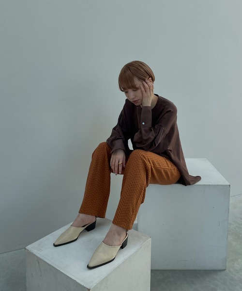 I_am(アイアム)の「chunky mule(パンプス・レディース・ブラック/オフホワイト/キャメル・S/M/L)」の4枚目の写真